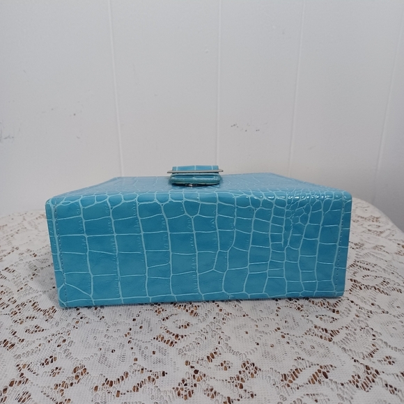 Y2K Mini Box Purse - Picture 8 of 10